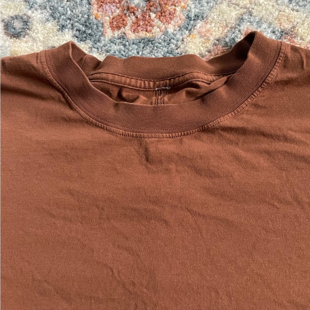 Lululemon t shirt - Picture 2 of 4